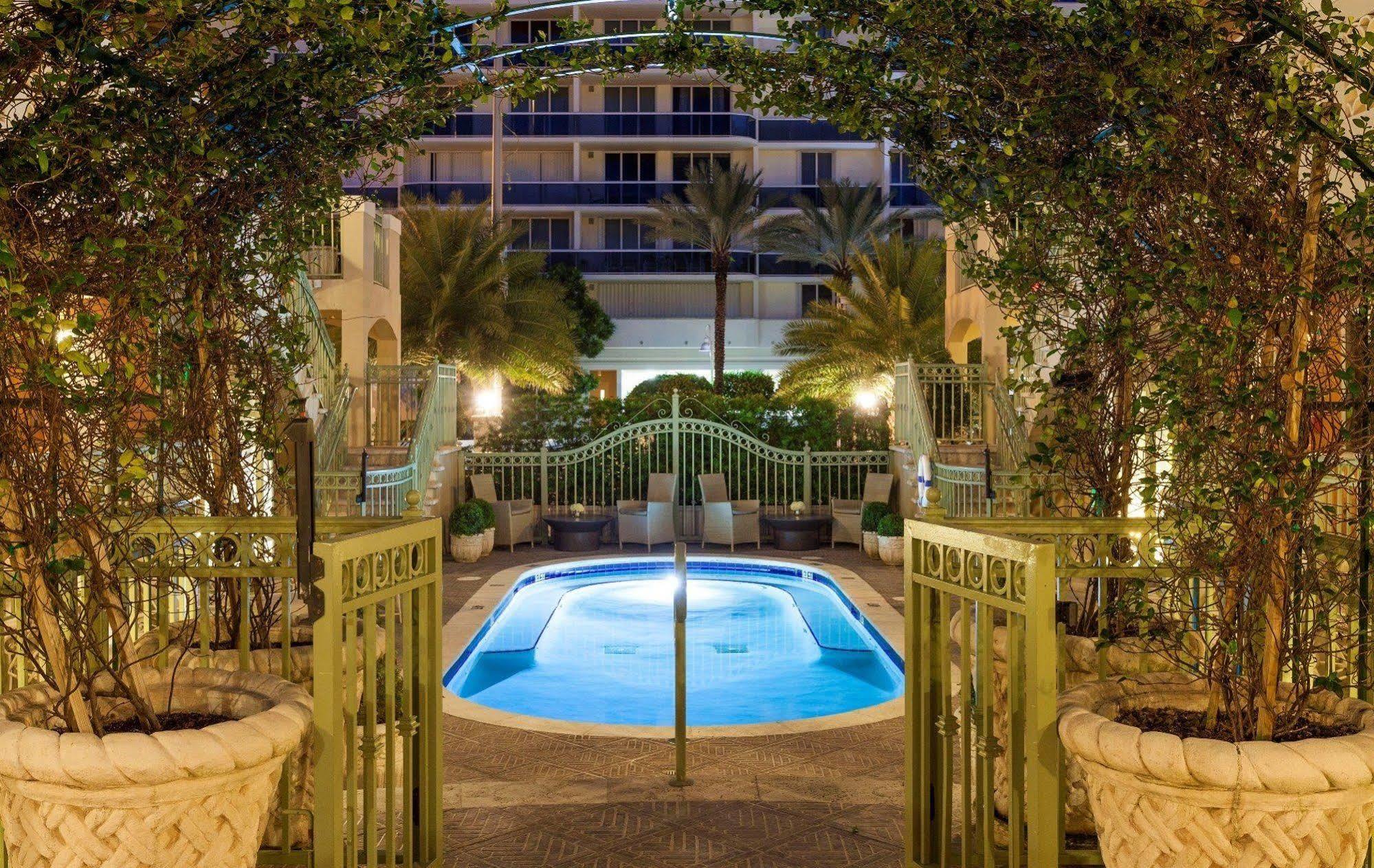 Sun Harbour Boutique Hotel Bal Harbour Esterno foto